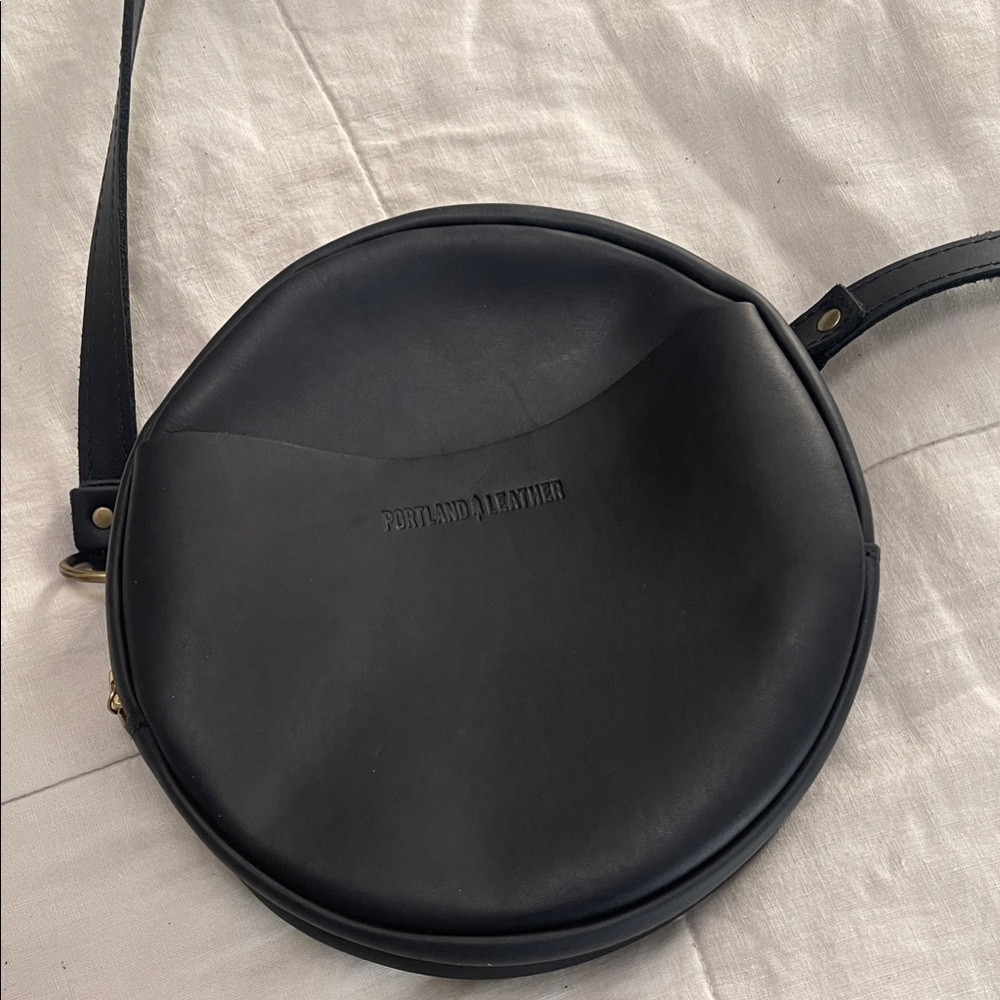 Portland Leather Midnight Black Circular Crossbody
EUC